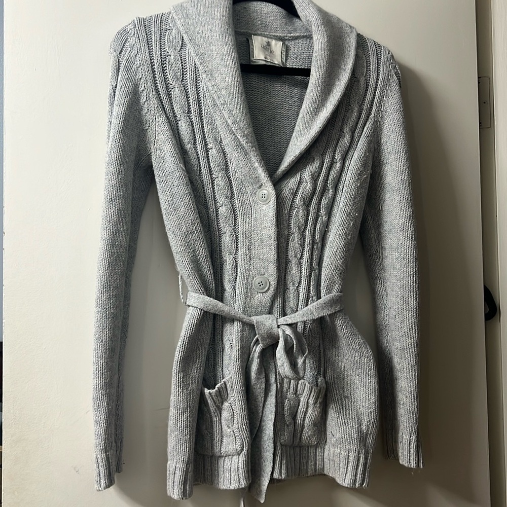 Belted knitted cabled long sleeve Aerie sweater with pockets